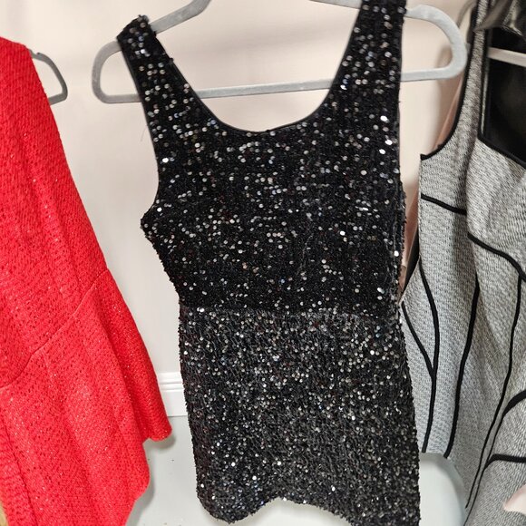 Everyday Chic Boutique Black Sequined dress size Med - Picture 1 of 3